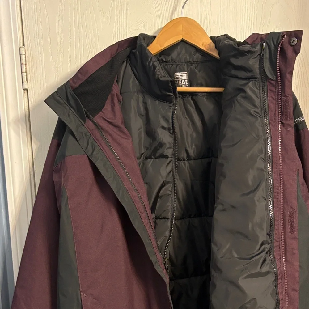 32 Degrees Heat Men's Black and Burgundy Performance 2 in 1 Jacket